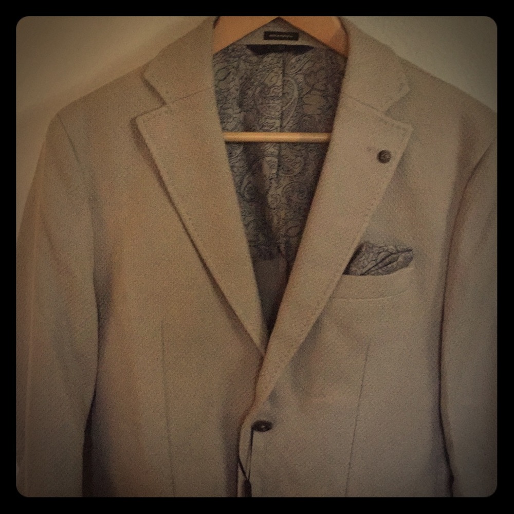Brand new - Massimo Dutti blazer. Size 38.